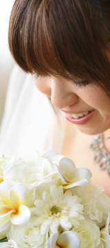 高級造花専門店アンクラフトは１級フラワー装飾技能士がアーティフィシャルフラワー（造花）で結婚式、ウェディングブーケ、髪飾り、ウェルカムボードなど無料相談開催。安くて低価格のブーケを10,000円からオーダーできます。ブーケのレッスン、只今レッスン料無料。おしゃれなブーケを制作致します。阪神電車、鳴尾・武庫川女子大駅。大阪、兵庫県、関西、西宮の隠れ家地下１階店舗あります。