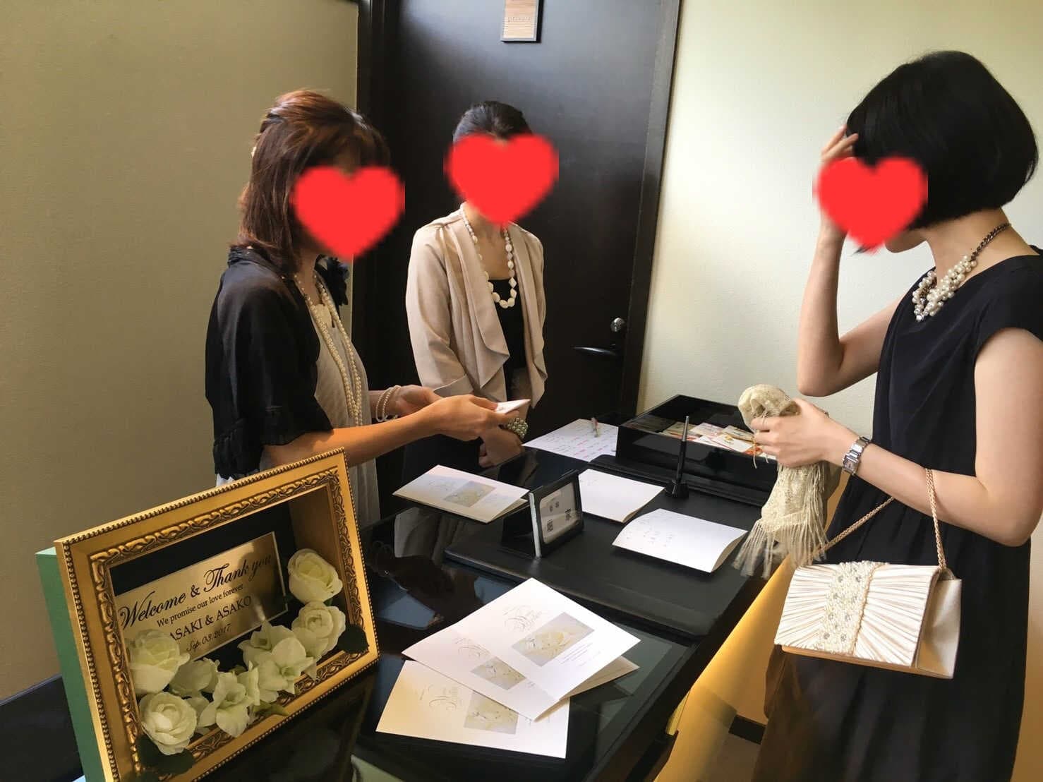 アンクラフトの花教室は超初心者様向けの1DAYレッスン。アーティフィシャルフラワーやお花を触った事の無い方・未経験の方専門なので大丈夫です。好きなお花を選んでアレンジメント、ブーケ、リース、壁掛け、花束など好きな作品を作りましょう。お祝いやご自宅用、記念日にも喜ばれます。国家資格を持つプロがマンツーマンで指導。２時間完結の造花のレッスンです。大阪、兵庫県、関西からでもアクセスOK。