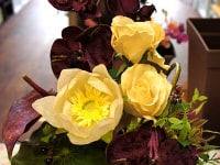 蓮を使ったアレンジメント