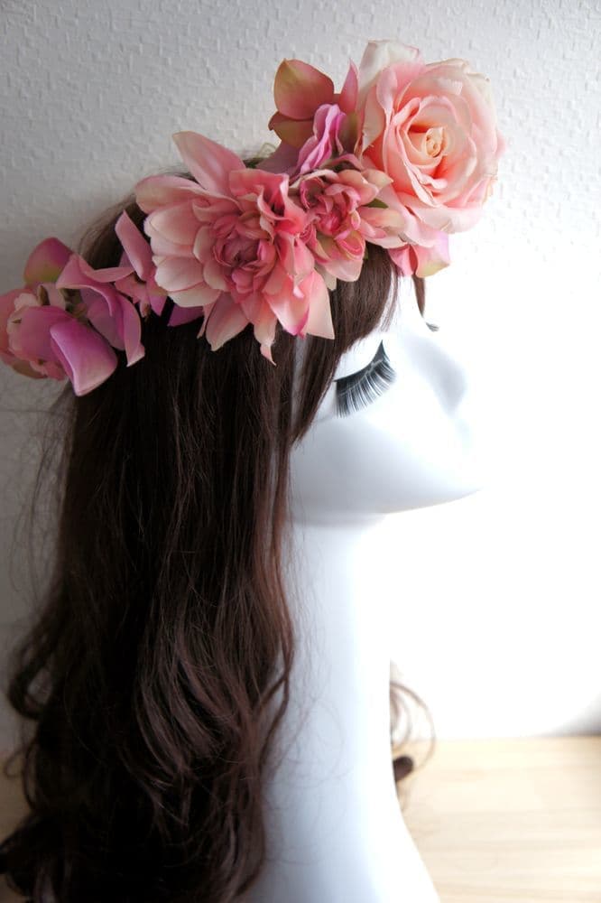花冠　可愛い　個性的　高級造花専門店アンクラフトはアーティフィシャルフラワー（高級造花）専門店です。生花のような繊細なお花なのに枯れずにお手入れ不要なところが人気になっています。オーダーメイドの髪飾りを承っております。成人式用・結婚式用・披露宴・パーティ用・七五三御祝い等ご用意しております。　国家資格1級　大阪　関西　兵庫県