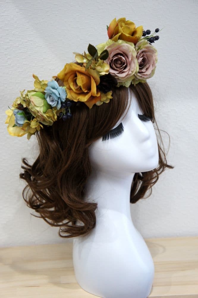 花冠　可愛い　個性的　高級造花専門店アンクラフトはアーティフィシャルフラワー（高級造花）専門店です。生花のような繊細なお花なのに枯れずにお手入れ不要なところが人気になっています。オーダーメイドの髪飾りを承っております。成人式用・結婚式用・披露宴・パーティ用・七五三御祝い等ご用意しております。　国家資格1級　大阪　関西　兵庫県