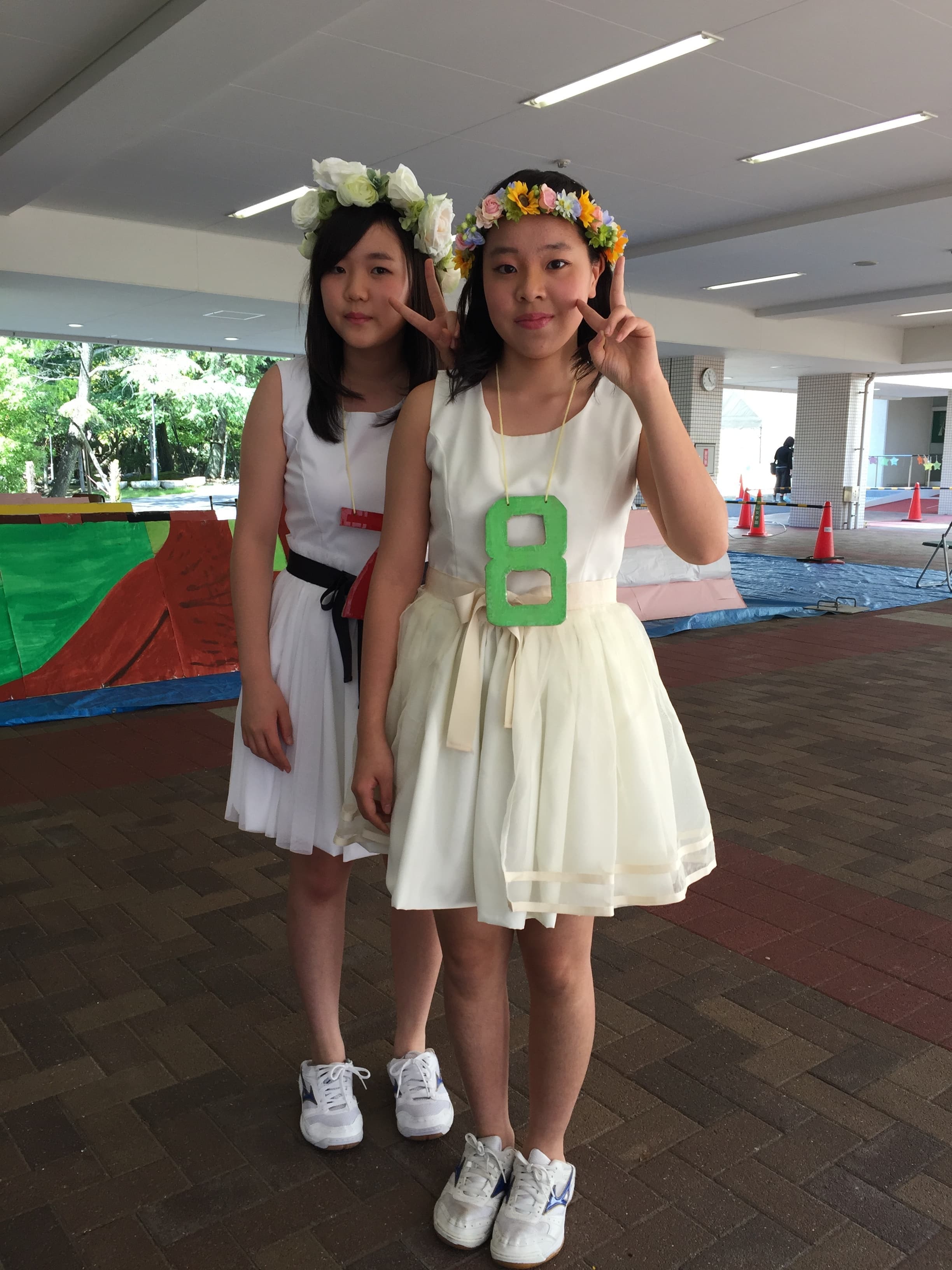 花冠　可愛い　個性的　高級造花専門店アンクラフトはアーティフィシャルフラワー（高級造花）専門店です。生花のような繊細なお花なのに枯れずにお手入れ不要なところが人気になっています。オーダーメイドの髪飾りを承っております。成人式用・結婚式用・披露宴・パーティ用・七五三御祝い等ご用意しております。　国家資格1級　大阪　関西　兵庫県