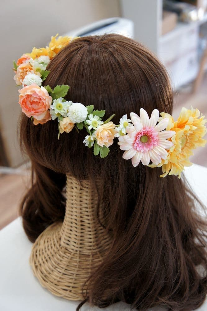 花冠　可愛い　個性的　高級造花専門店アンクラフトはアーティフィシャルフラワー（高級造花）専門店です。生花のような繊細なお花なのに枯れずにお手入れ不要なところが人気になっています。オーダーメイドの髪飾りを承っております。成人式用・結婚式用・披露宴・パーティ用・七五三御祝い等ご用意しております。　国家資格1級　大阪　関西　兵庫県