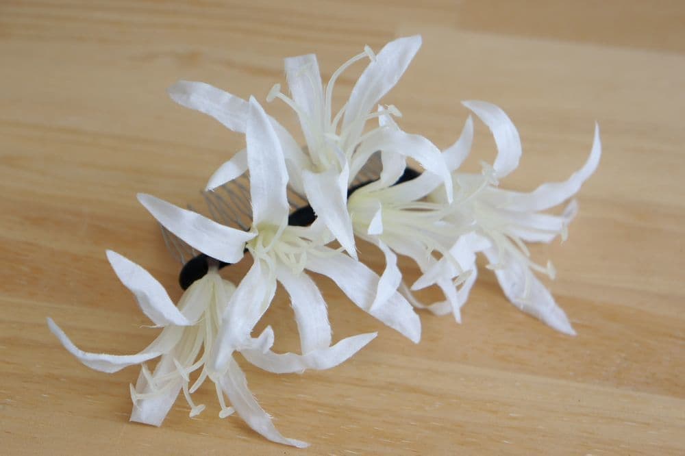 ダイヤモンドリリーの髪飾り