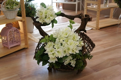 シャクナゲのアレンジメント