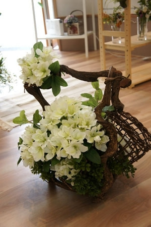 シャクナゲのアレンジメント