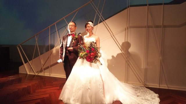 高級造花専門店アンクラフトは１級フラワー装飾技能士がアーティフィシャルフラワー（造花）で結婚式、ウェディングブーケ、髪飾り、ウェルカムボードなど無料相談開催。安くて低価格のブーケを10,000円からオーダーできます。ブーケのレッスン、只今レッスン料無料。おしゃれなブーケを制作致します。阪神電車、鳴尾・武庫川女子大駅。大阪、兵庫県、関西、西宮の隠れ家地下１階店舗あります。