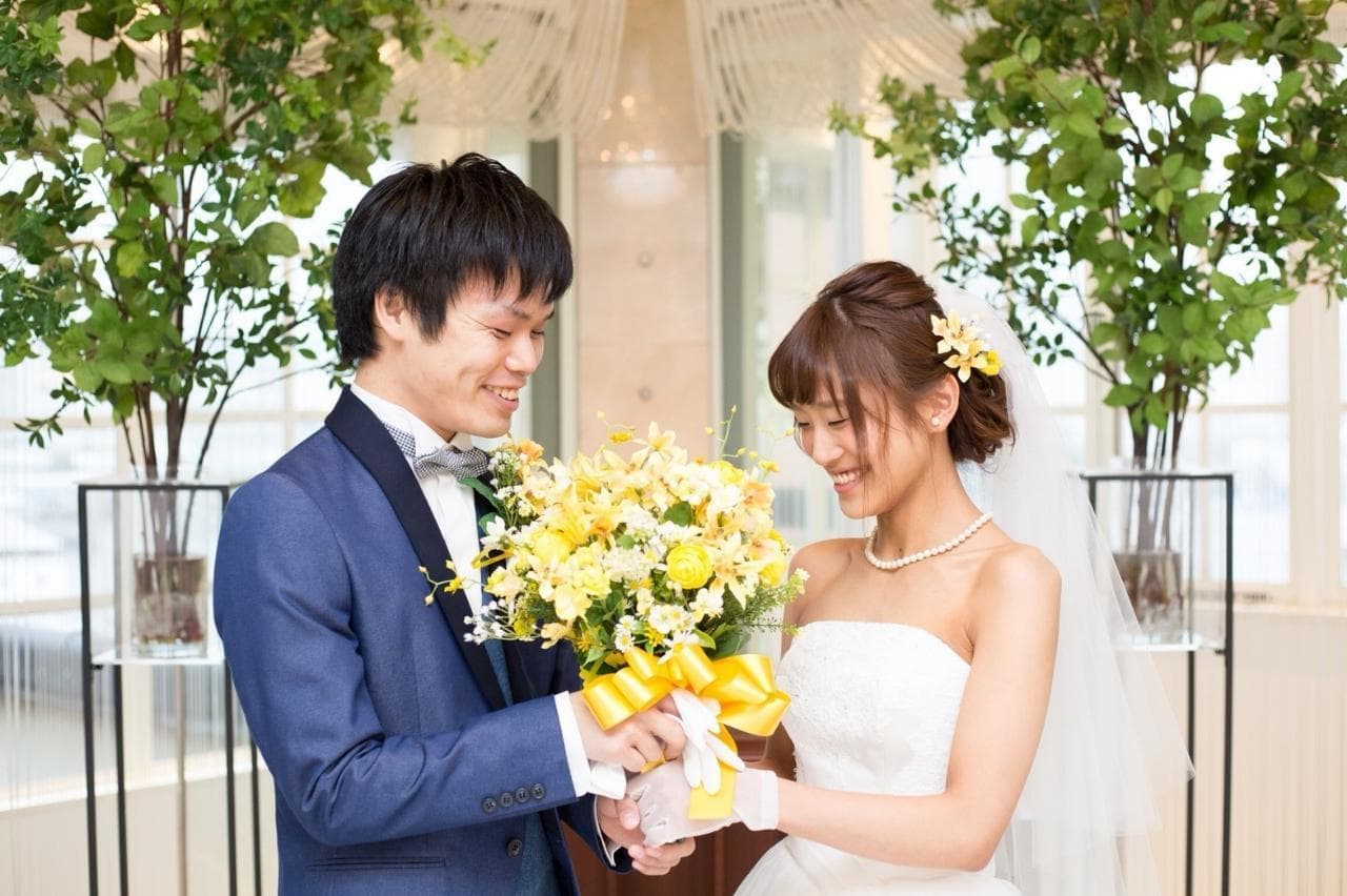 高級造花専門店アンクラフトは１級フラワー装飾技能士がアーティフィシャルフラワー（造花）で結婚式、ウェディングブーケ、髪飾り、ウェルカムボードなど無料相談開催。安くて低価格のブーケを10,000円からオーダーできます。ブーケのレッスン、只今レッスン料無料。おしゃれなブーケを制作致します。阪神電車、鳴尾・武庫川女子大駅。大阪、兵庫県、関西、西宮の隠れ家地下１階店舗あります。